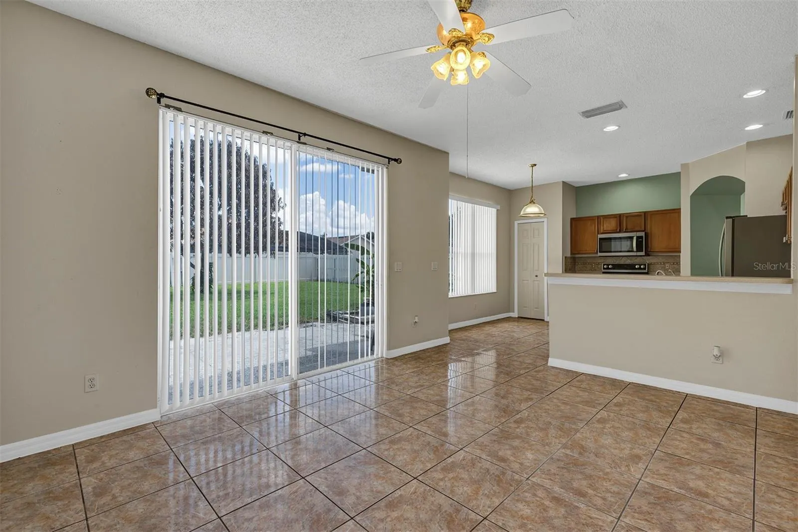 4921 CASA VISTA DR