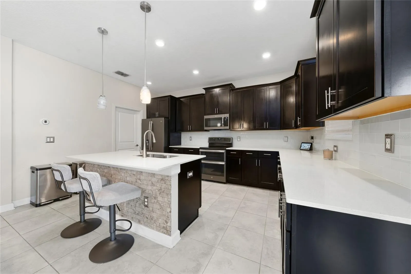 11059 LONGLEAF WOODS DR
