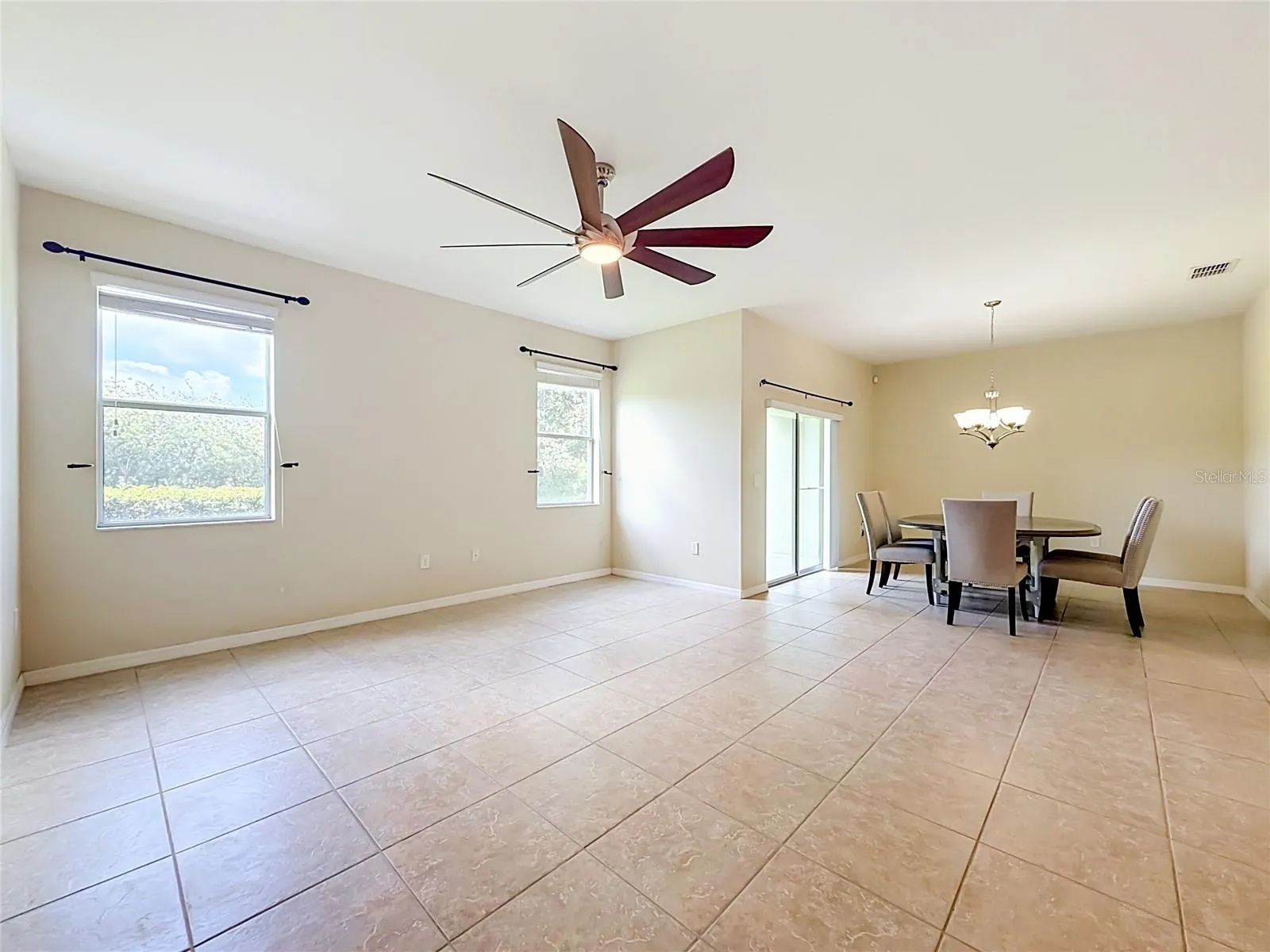3554 RODRICK CIR