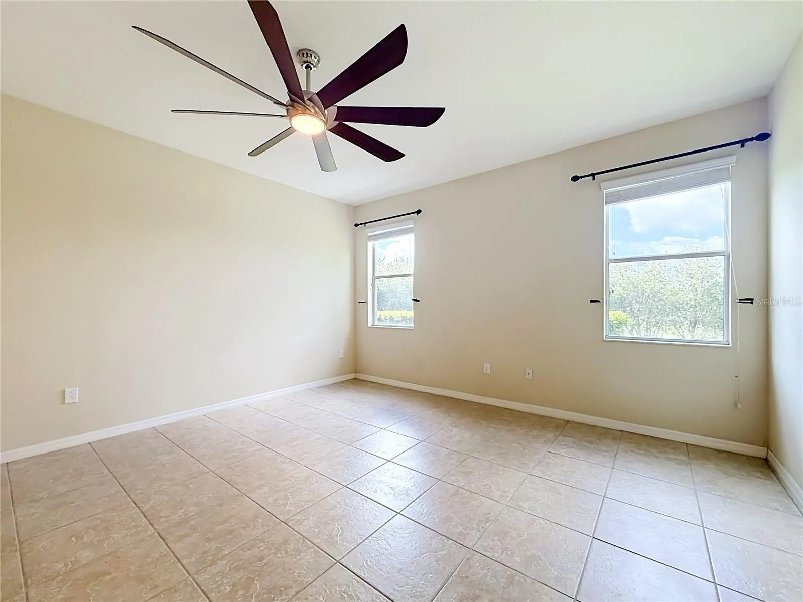 3554 RODRICK CIR