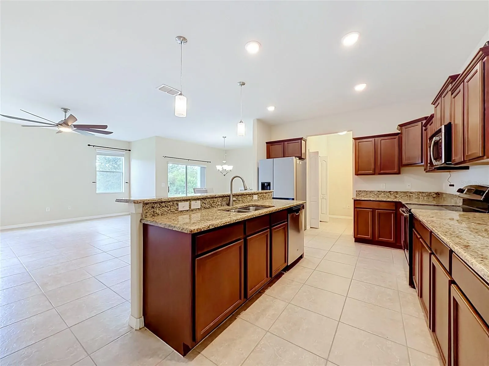 3554 RODRICK CIR