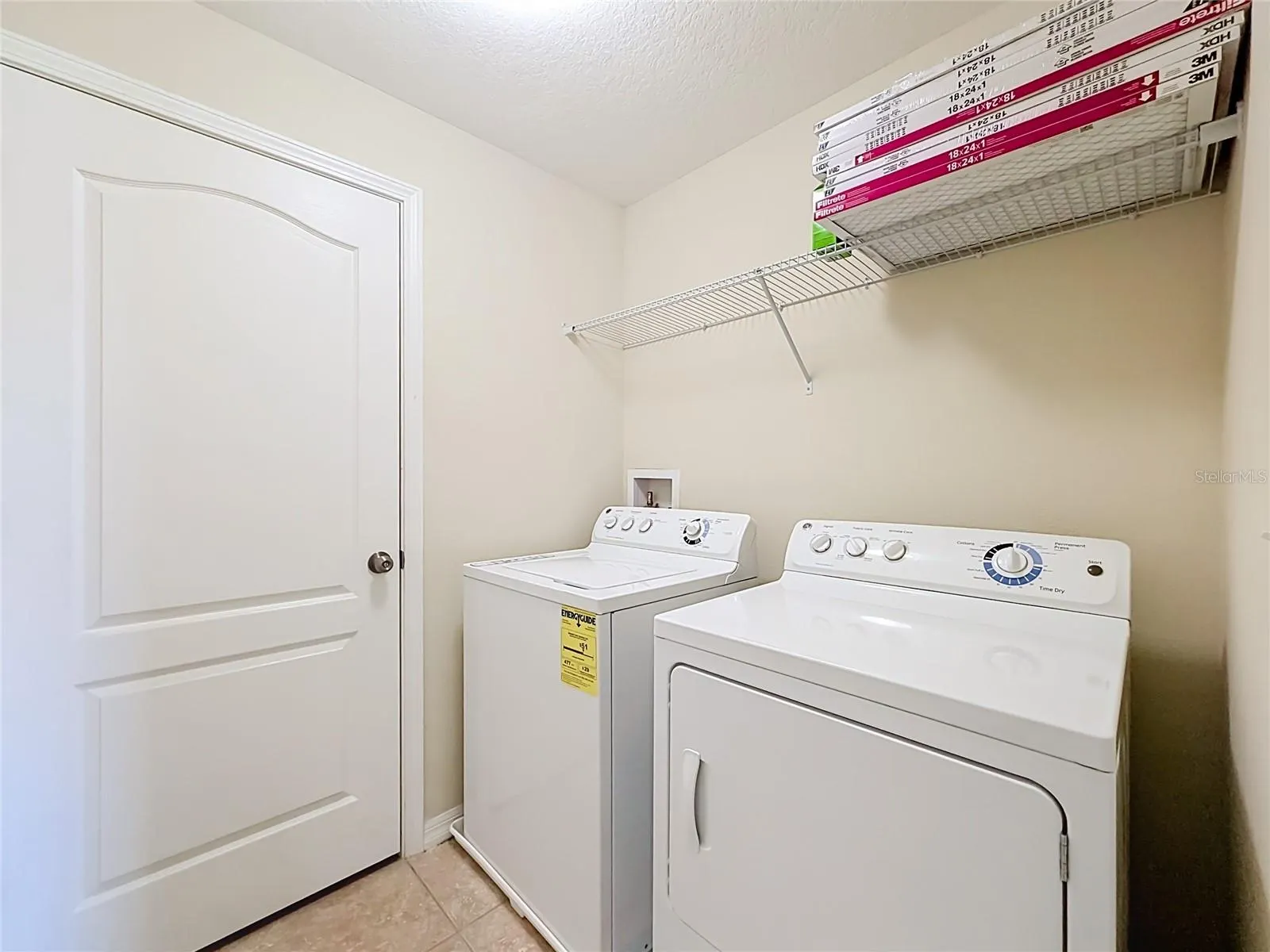 3554 RODRICK CIR