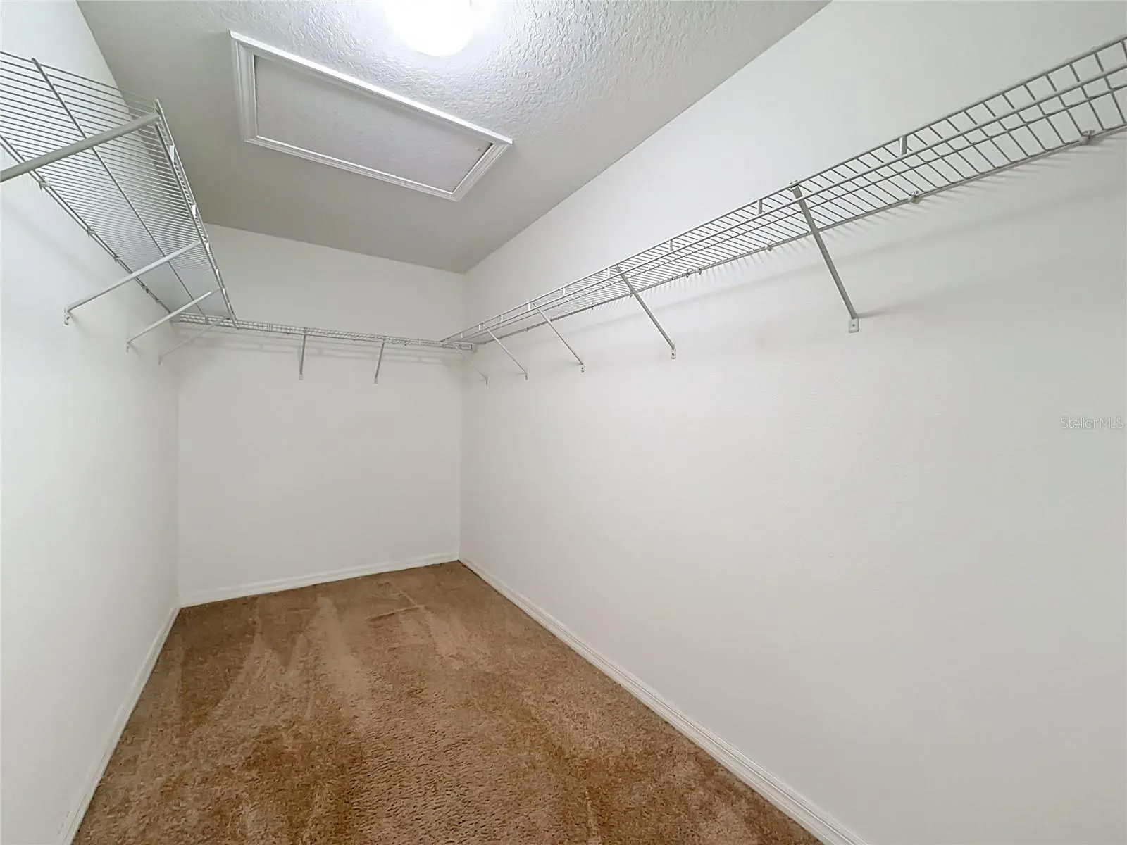 3554 RODRICK CIR
