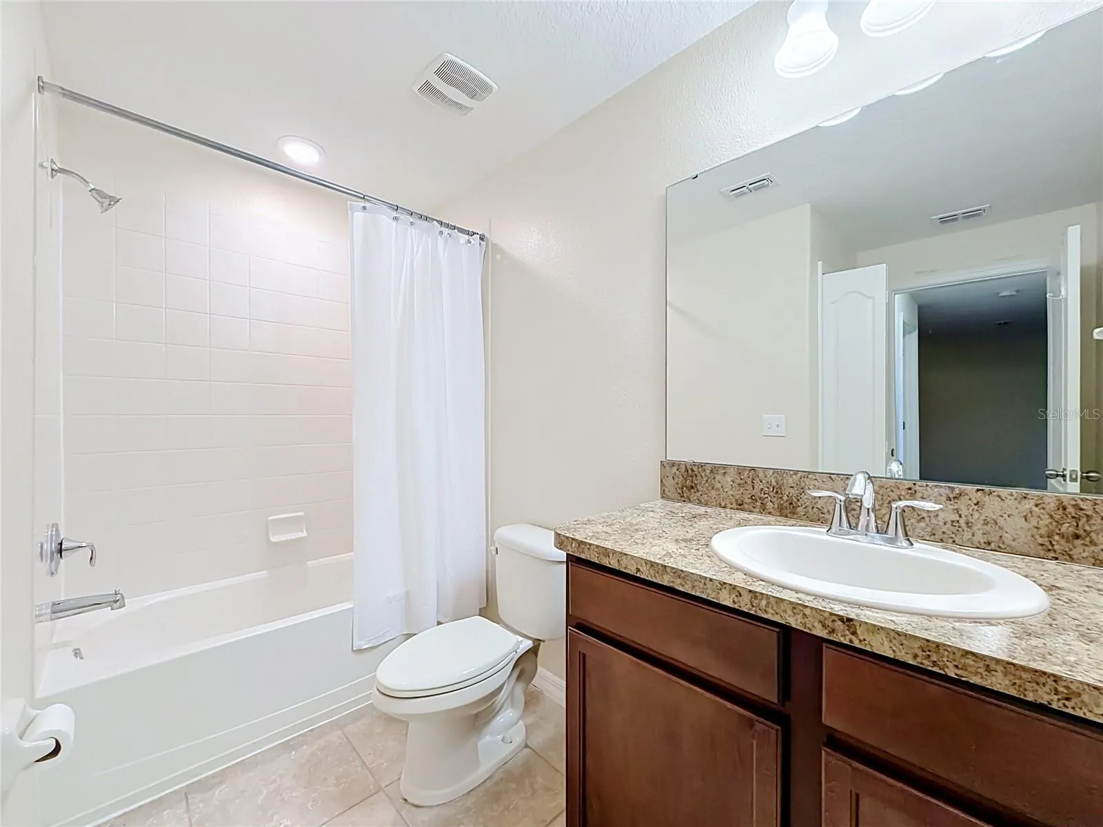 3554 RODRICK CIR
