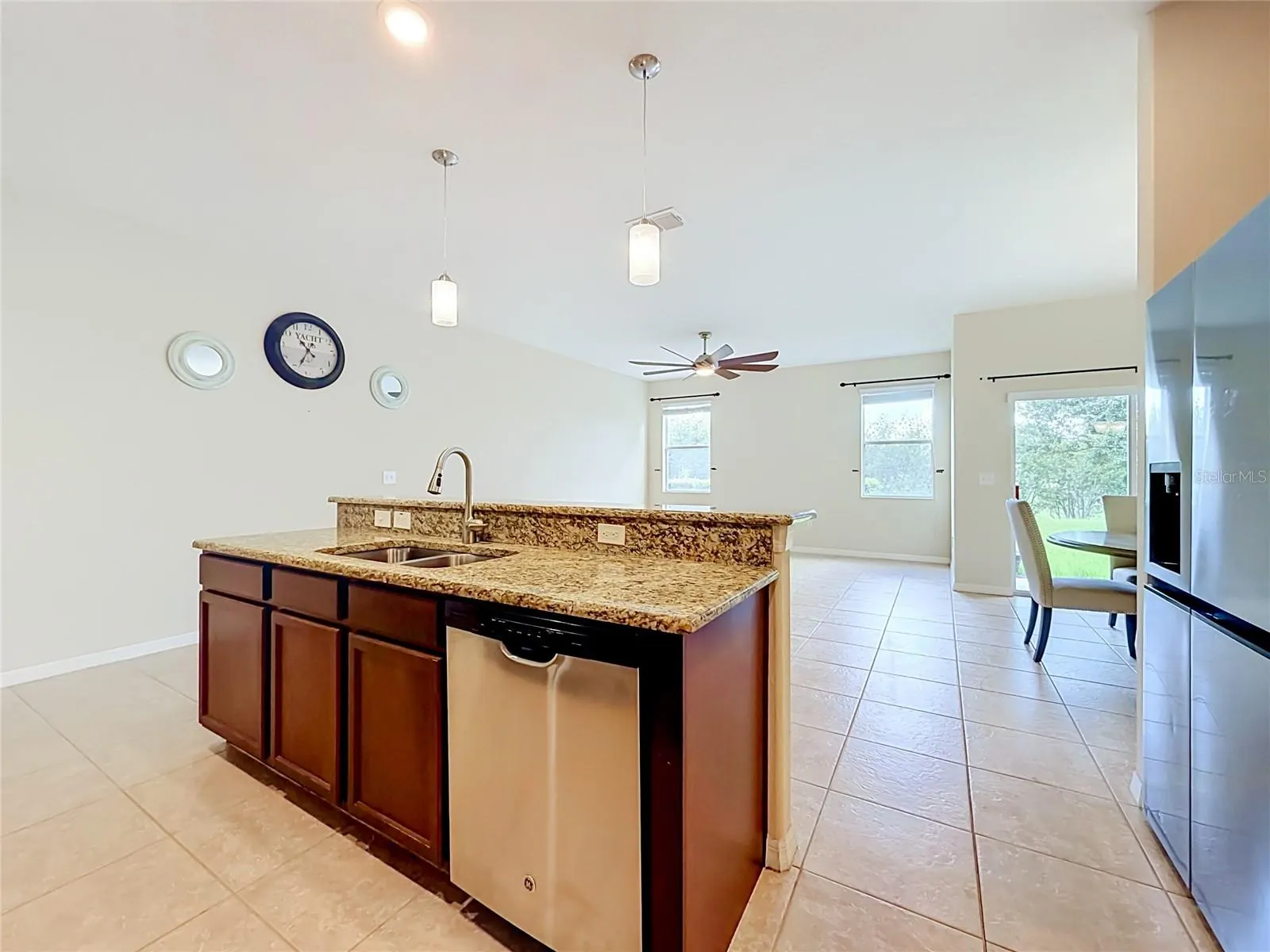 3554 RODRICK CIR