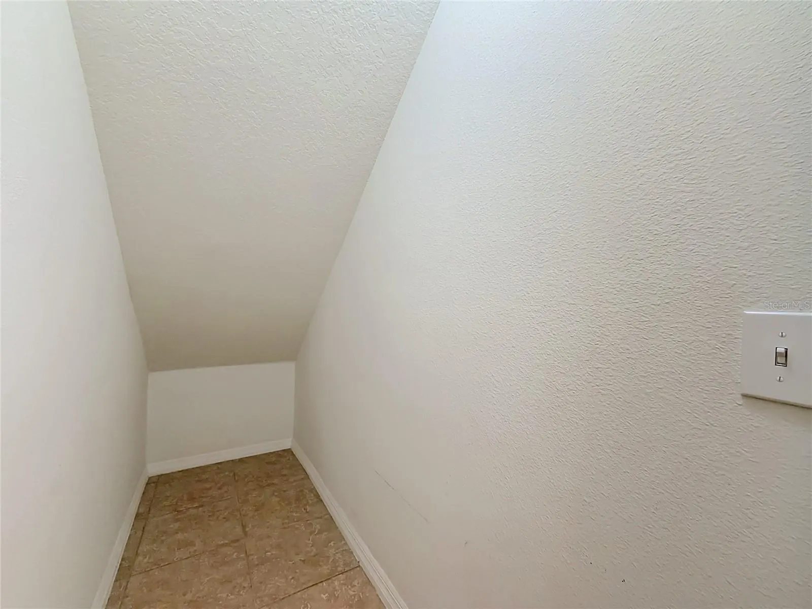 3554 RODRICK CIR