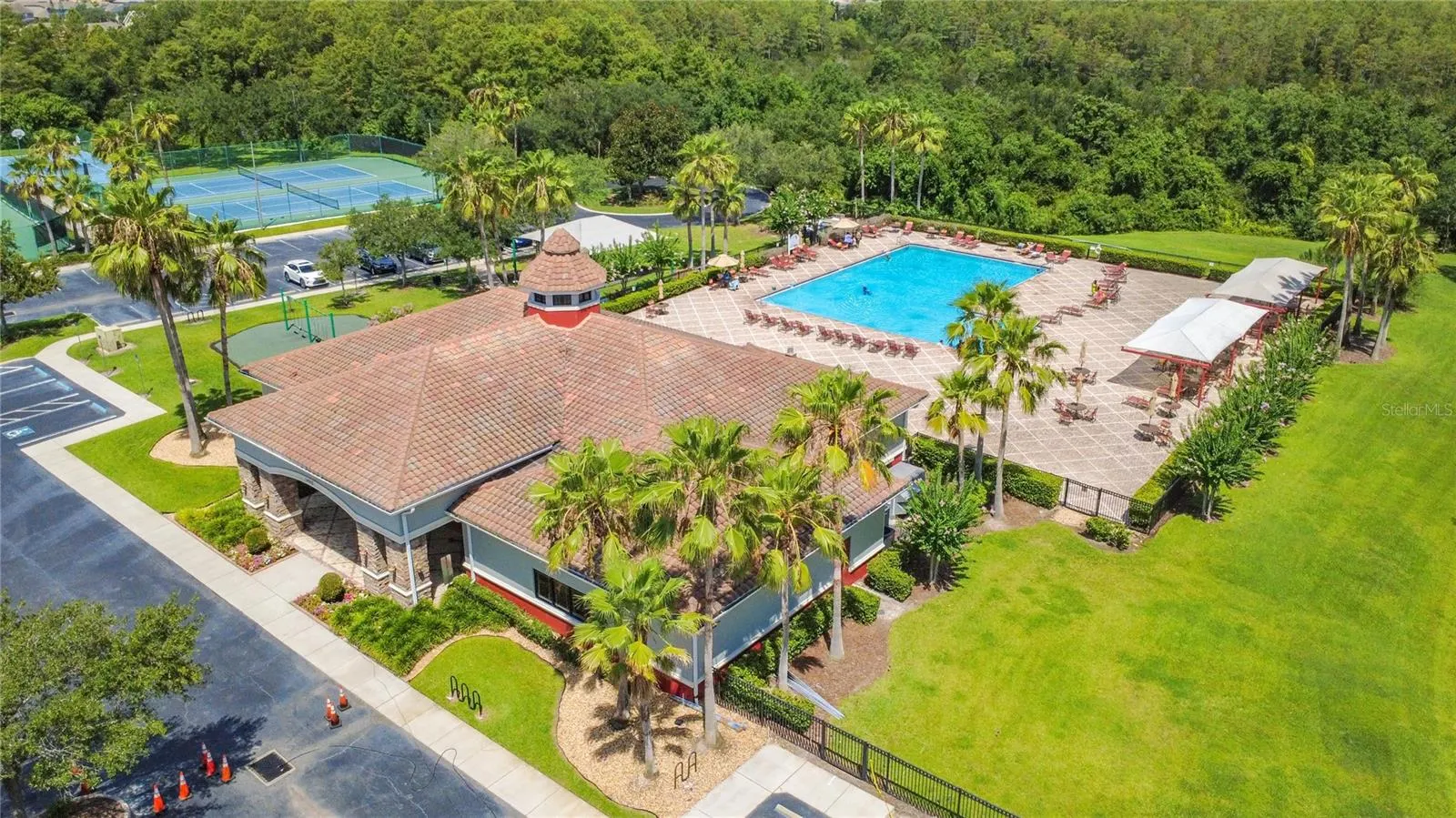 3554 RODRICK CIR