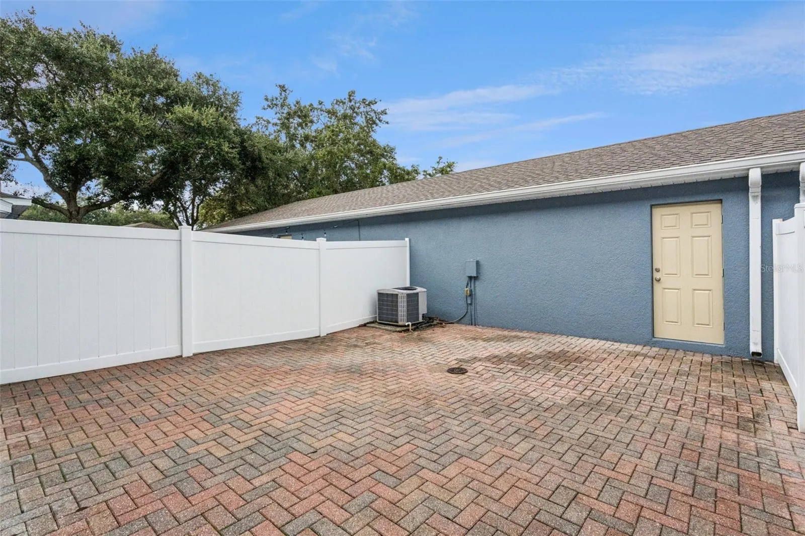11843 DEER PATH WAY