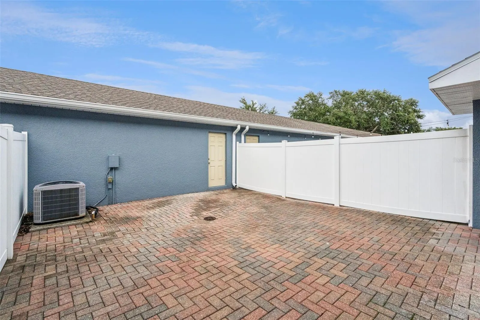 11843 DEER PATH WAY