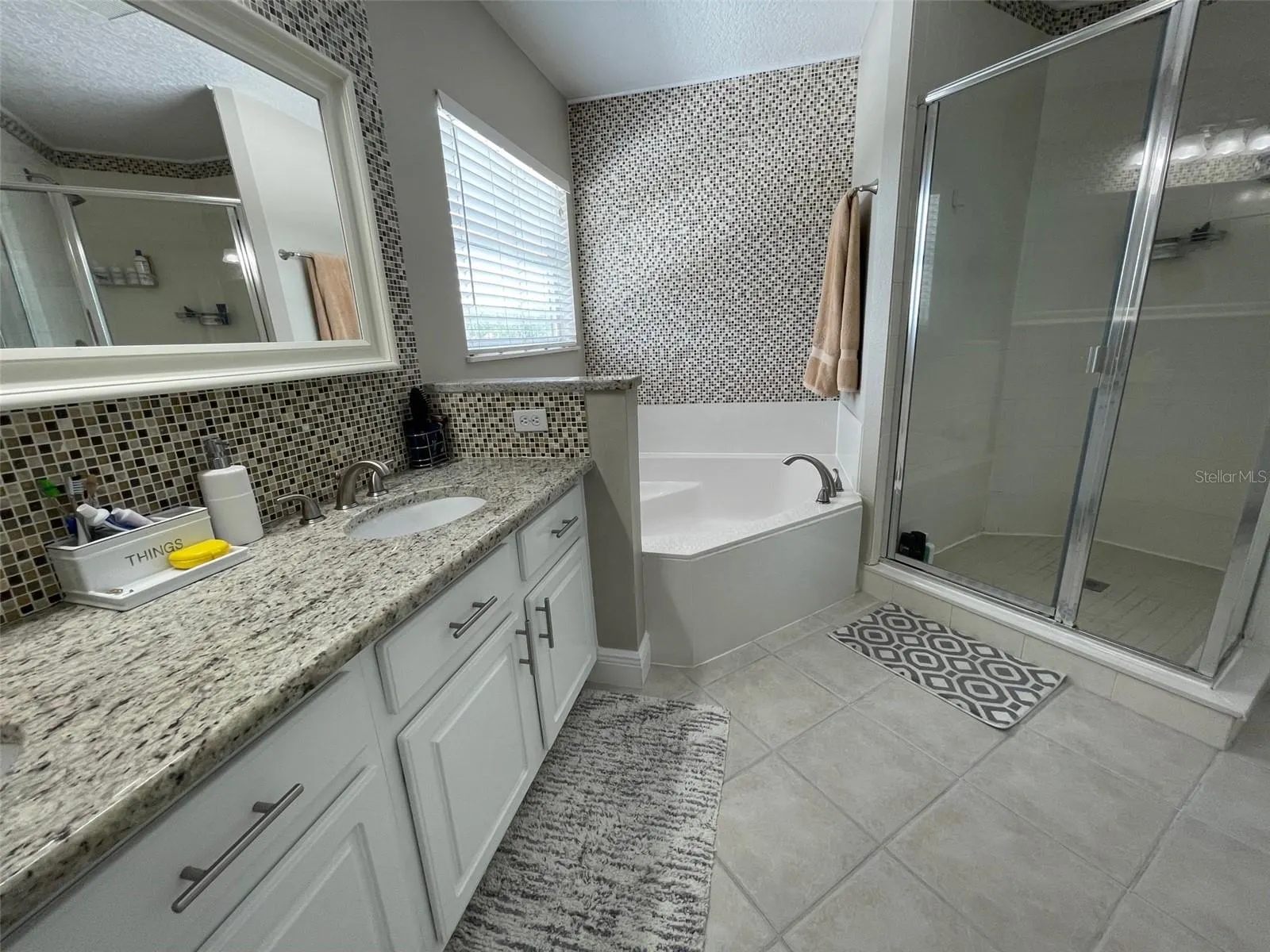 5338 LOS PALMA VISTA DR