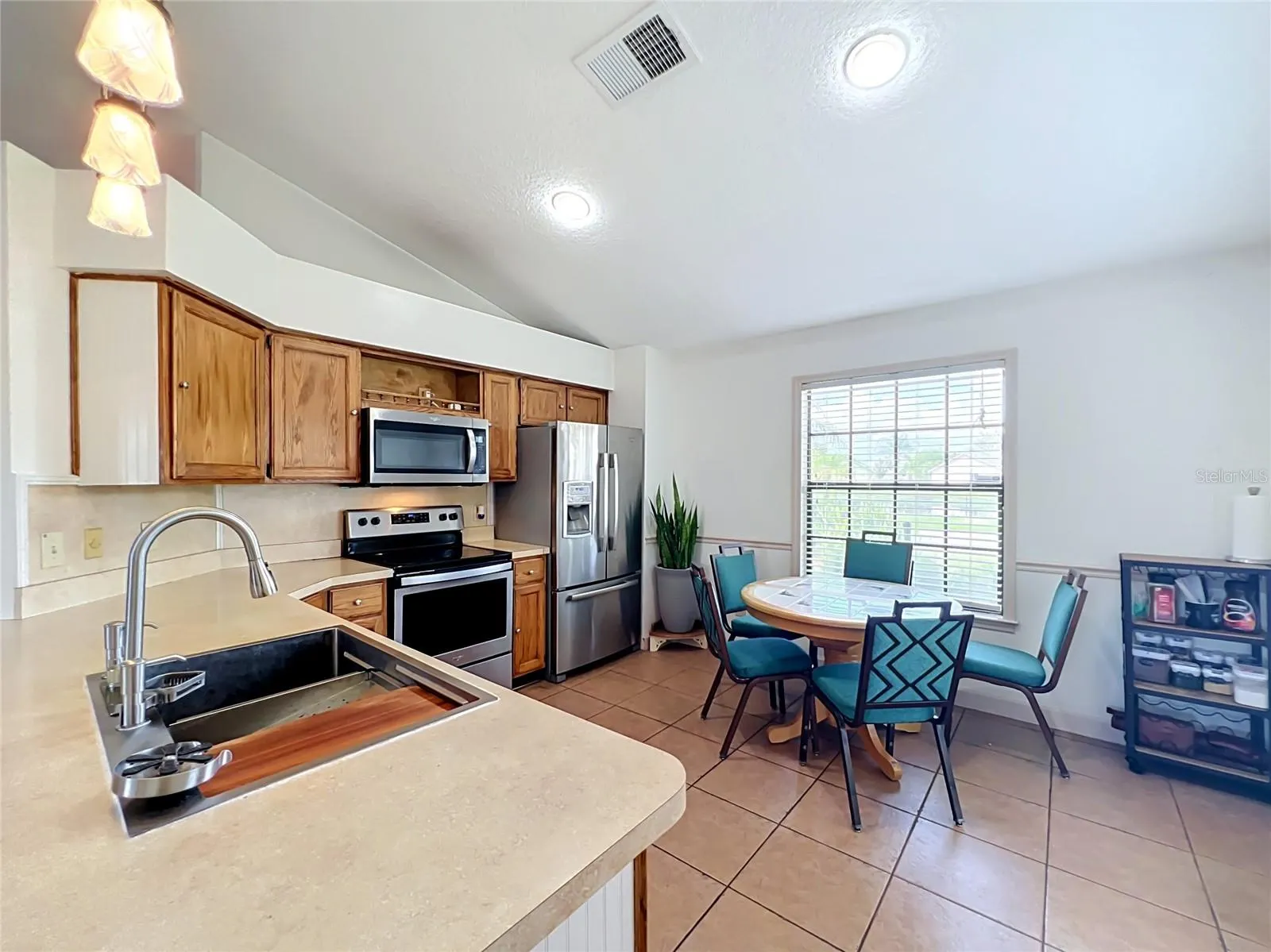 2405 SETTLERS TRL