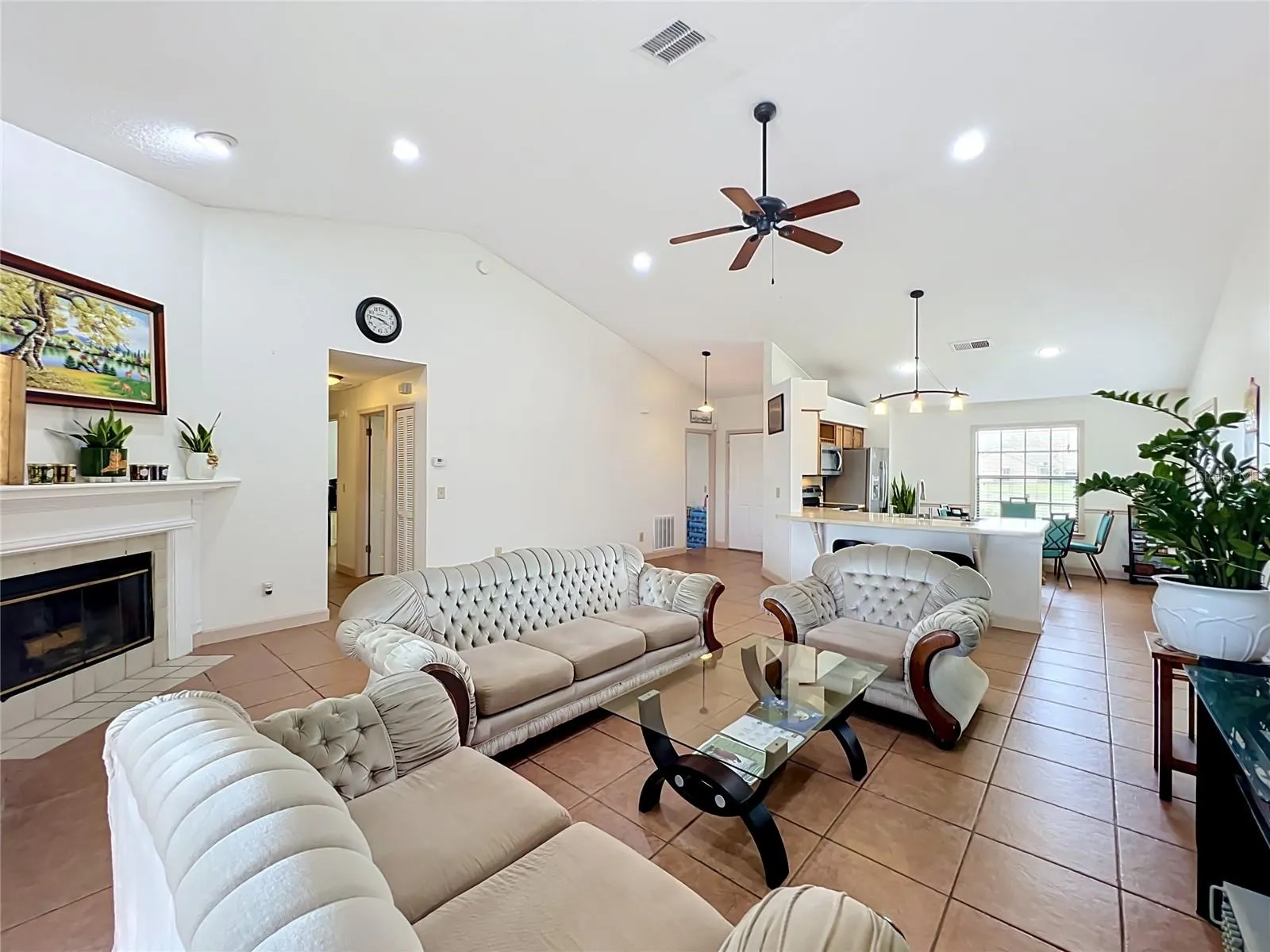 2405 SETTLERS TRL