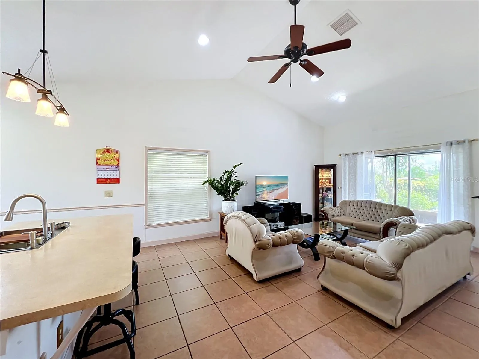 2405 SETTLERS TRL