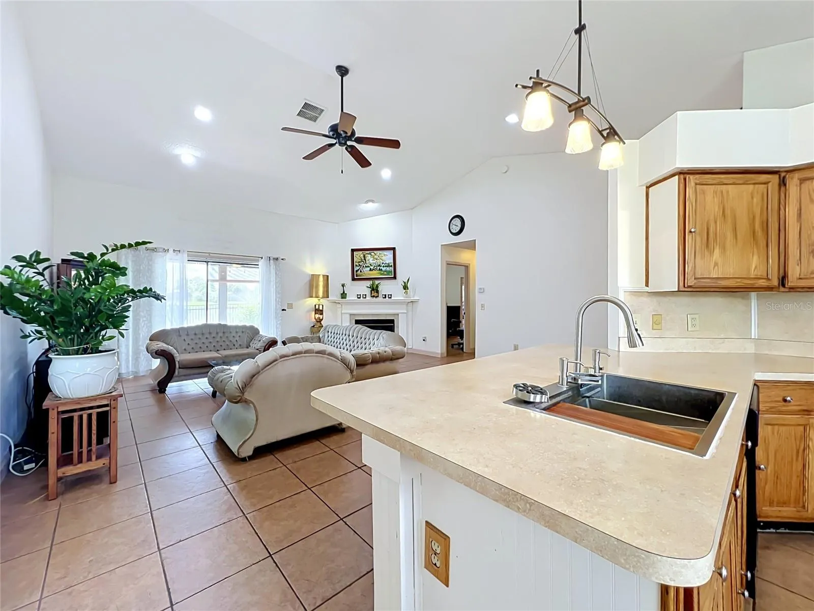 2405 SETTLERS TRL