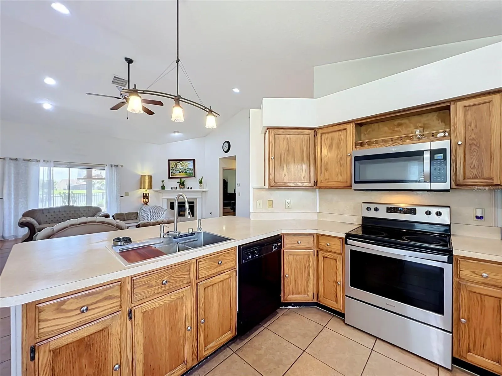 2405 SETTLERS TRL