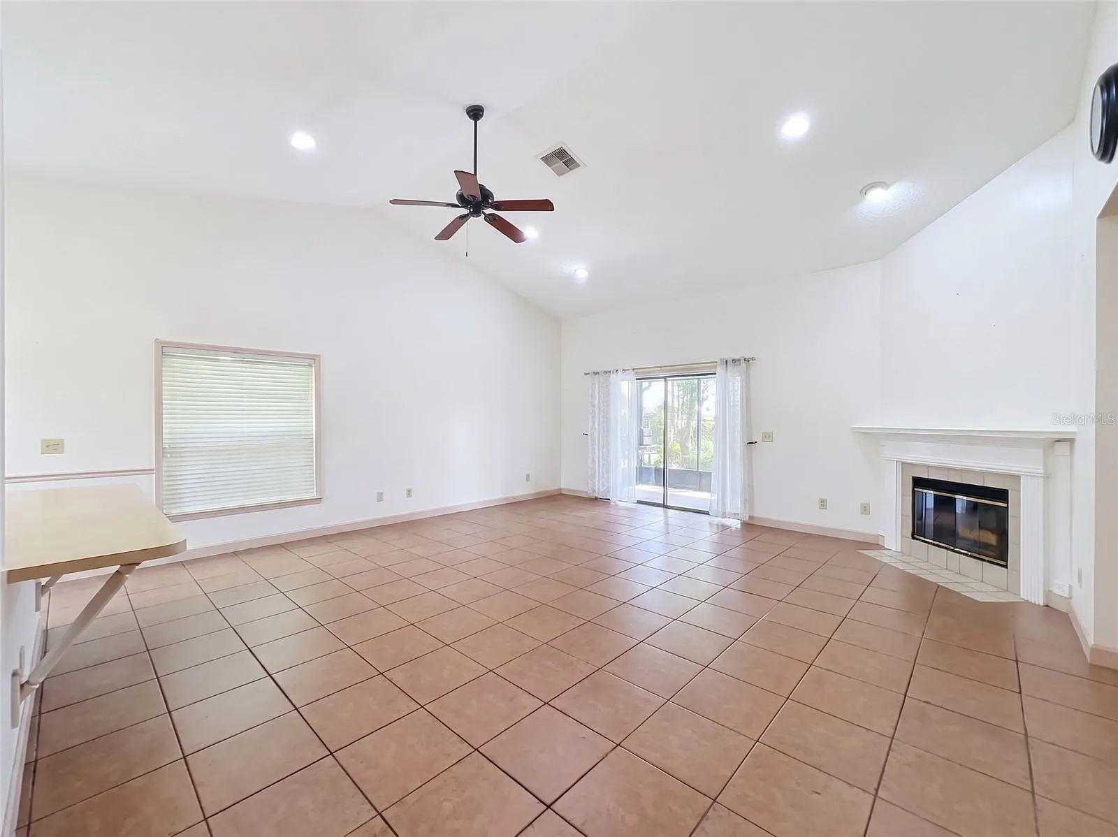 2405 SETTLERS TRL