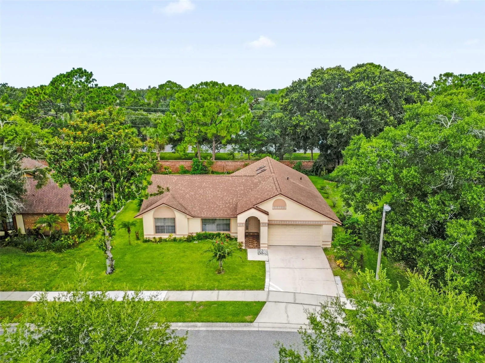 3044 CRESTED CIR