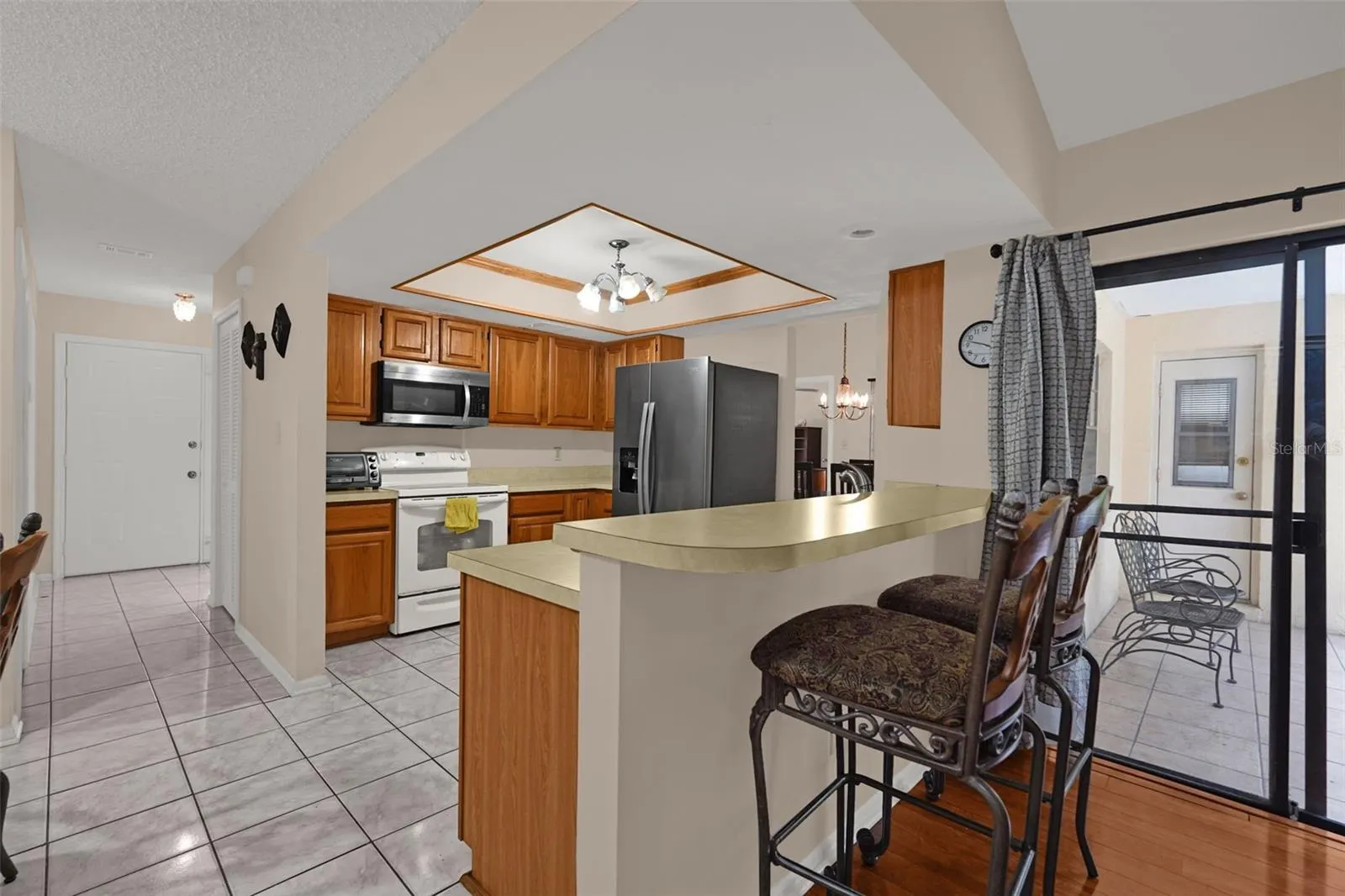 3044 CRESTED CIR