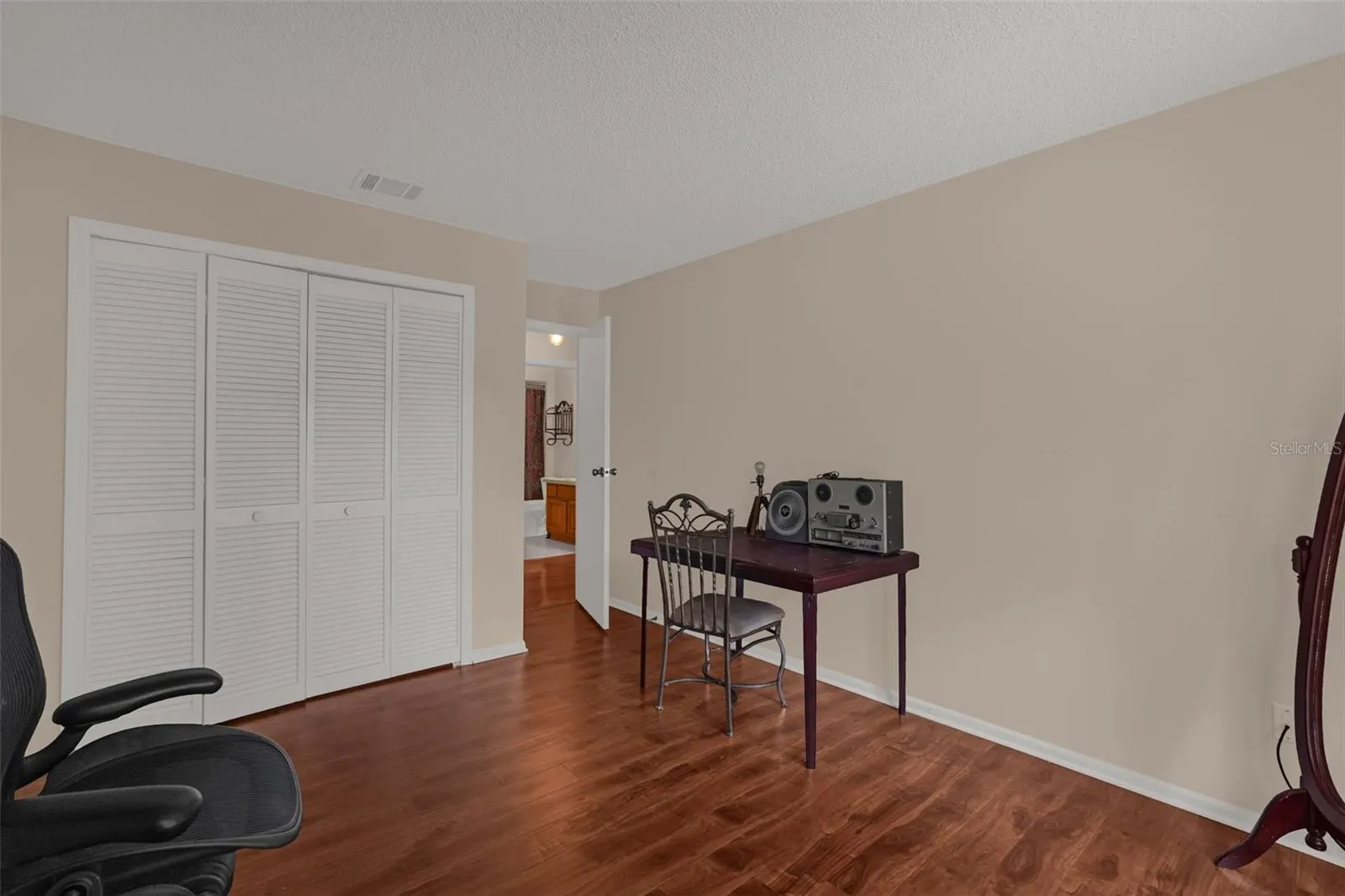 3044 CRESTED CIR