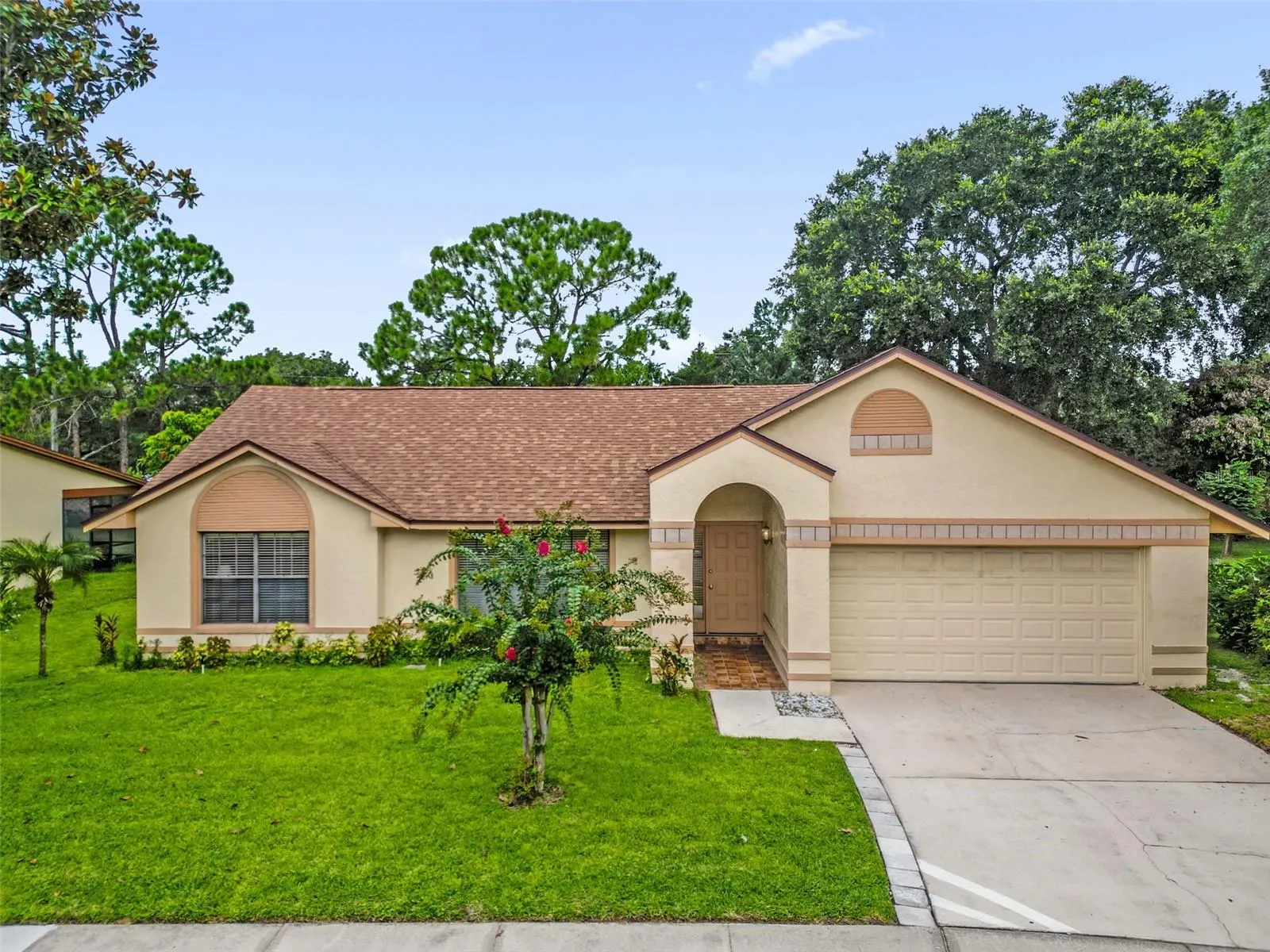 3044 CRESTED CIR
