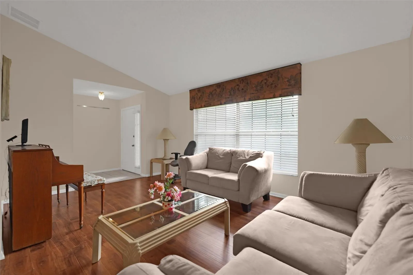 3044 CRESTED CIR