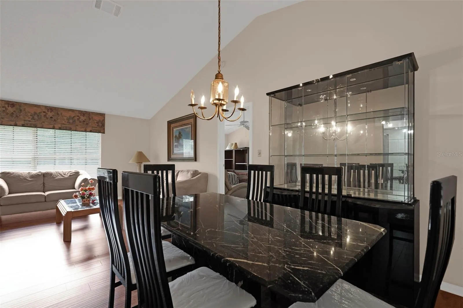 3044 CRESTED CIR