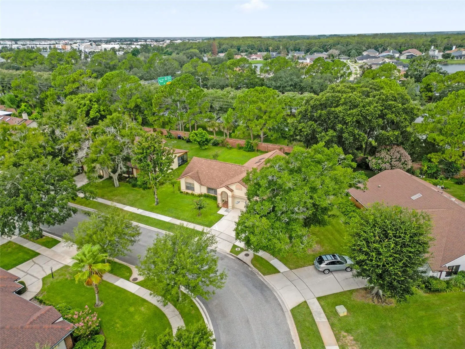 3044 CRESTED CIR