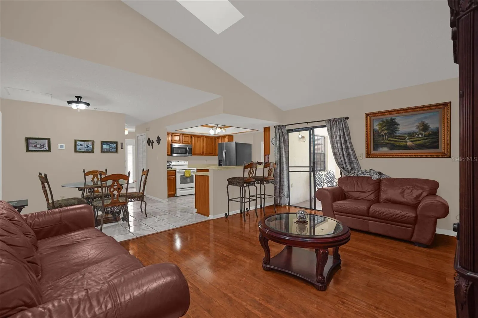 3044 CRESTED CIR