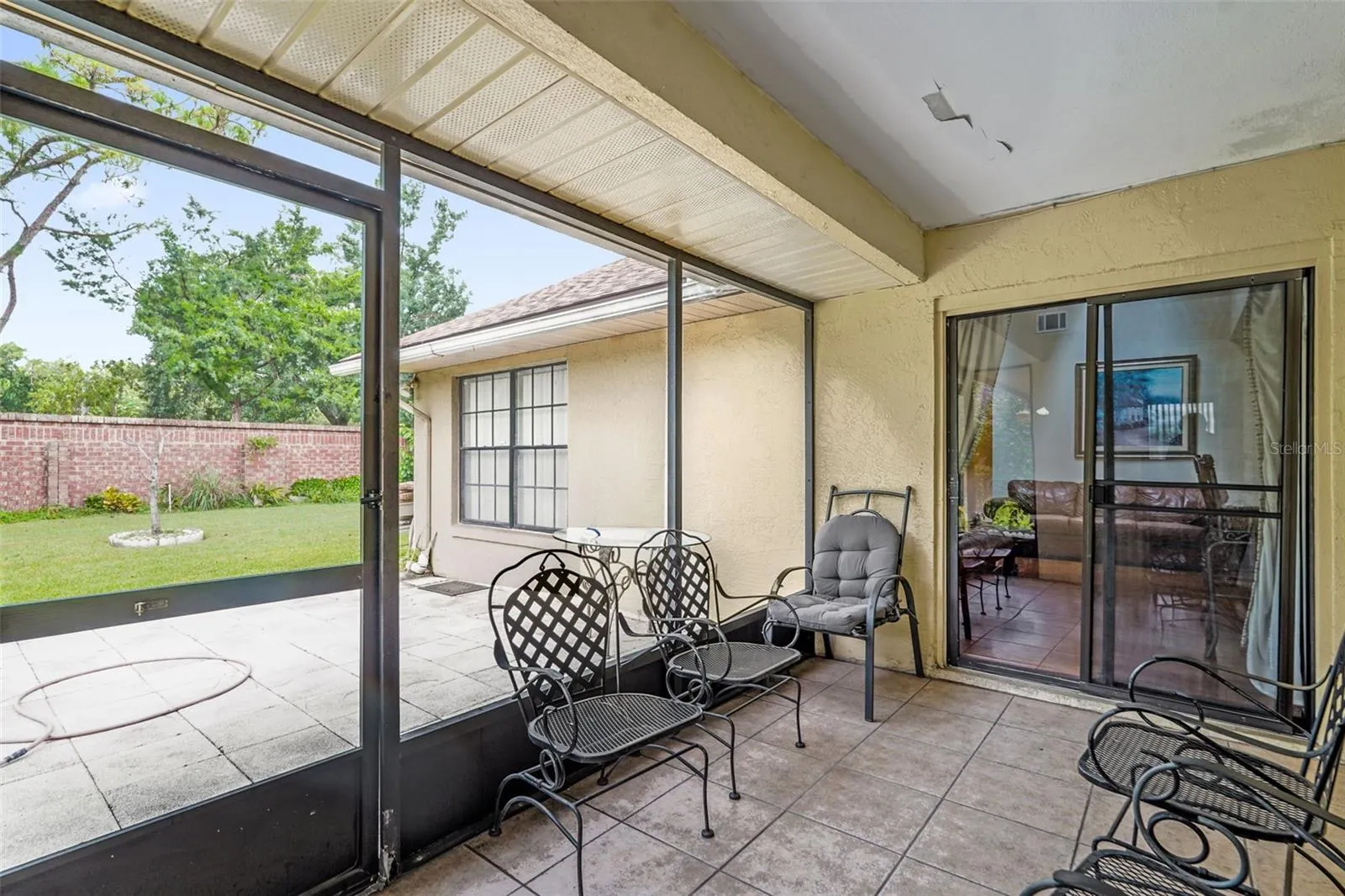 3044 CRESTED CIR