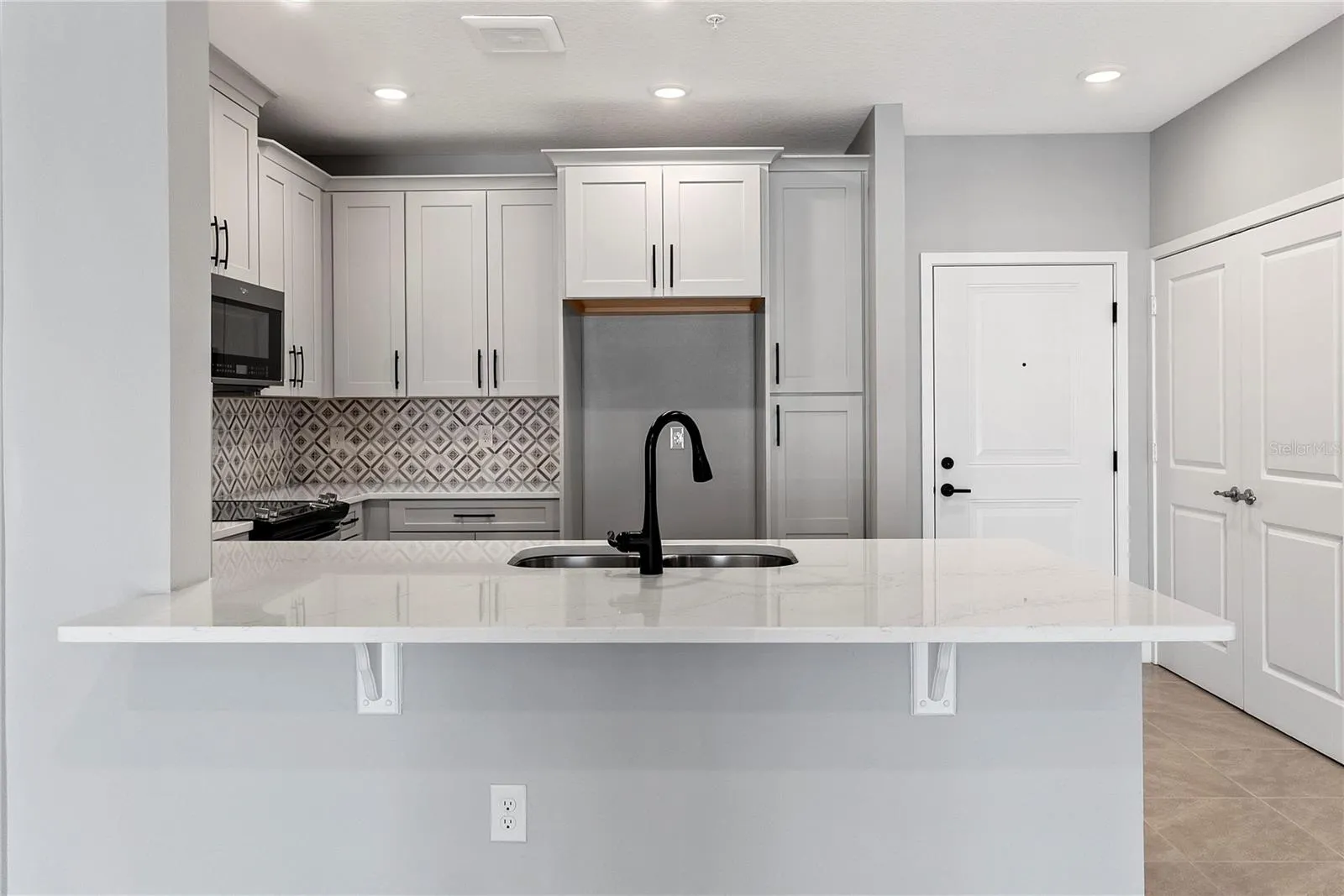 7557 LAUREATE BLVD #6401 #6401
