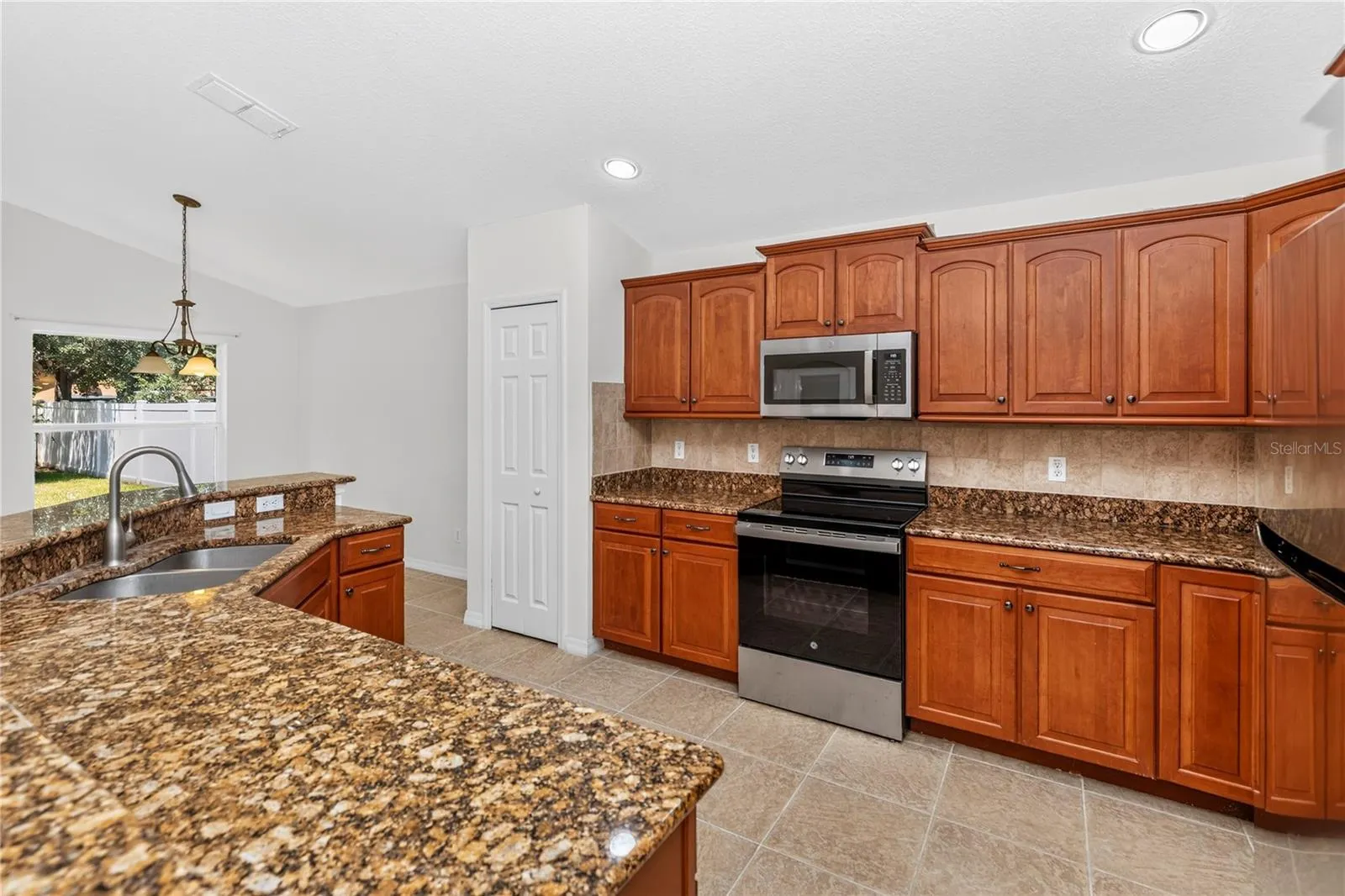 11513 MOSSY OAK DR