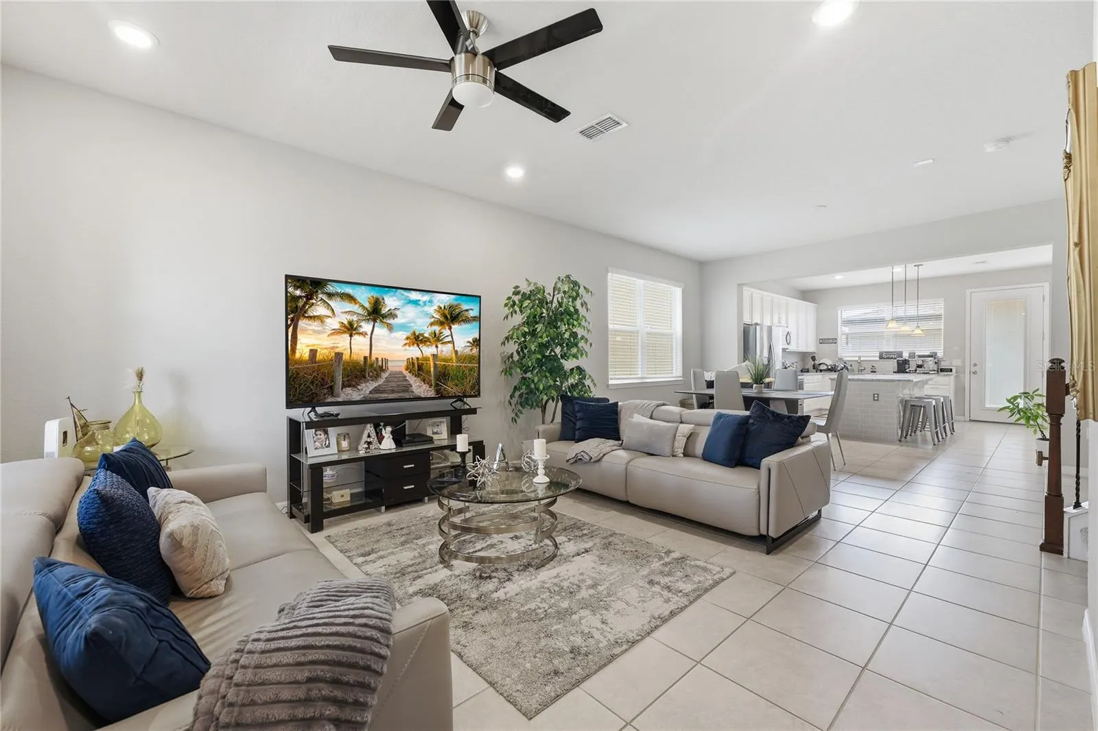5010 CASPIAN ST