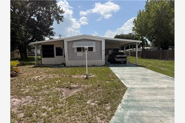 1125 BLUE JAY RD