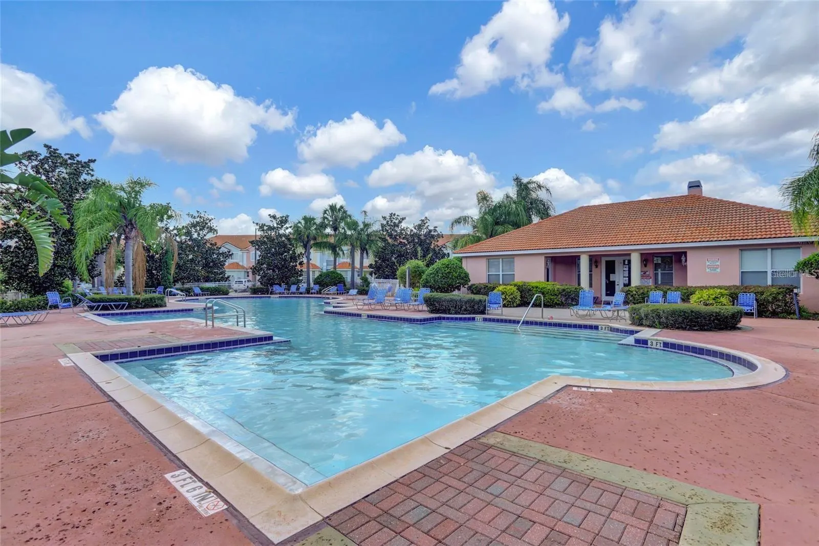 1134 S BEACH CIR