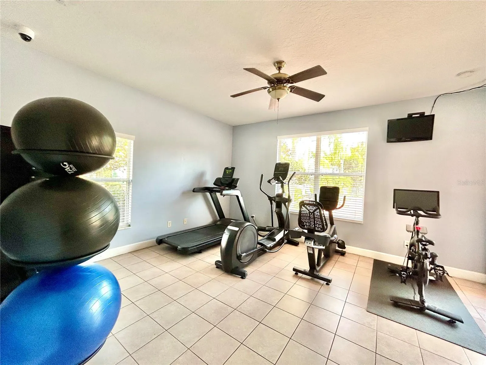1134 S BEACH CIR