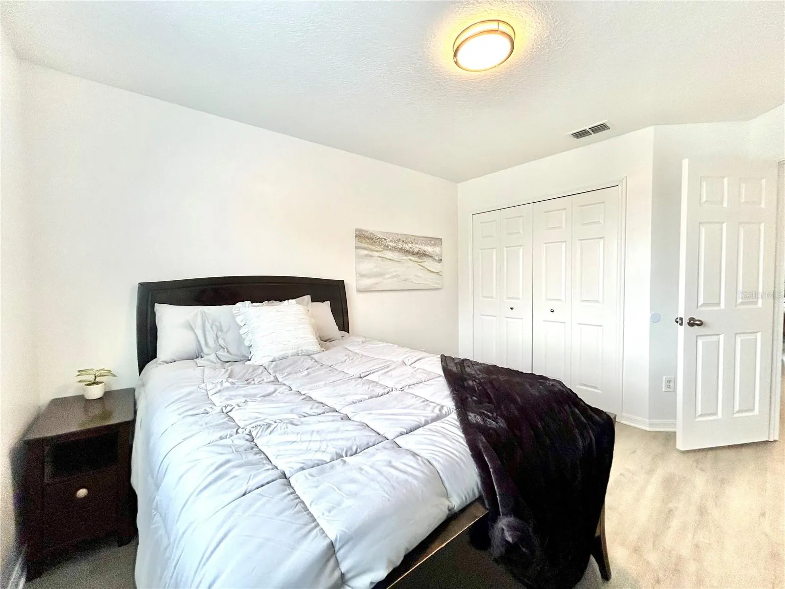 1134 S BEACH CIR