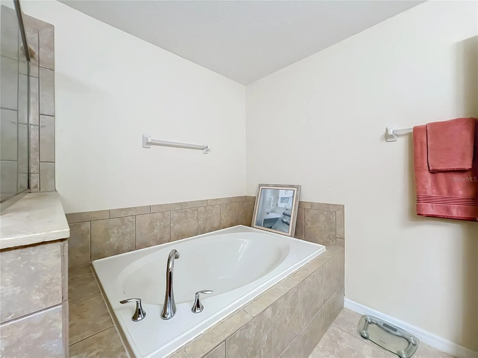 3514 RODRICK CIR