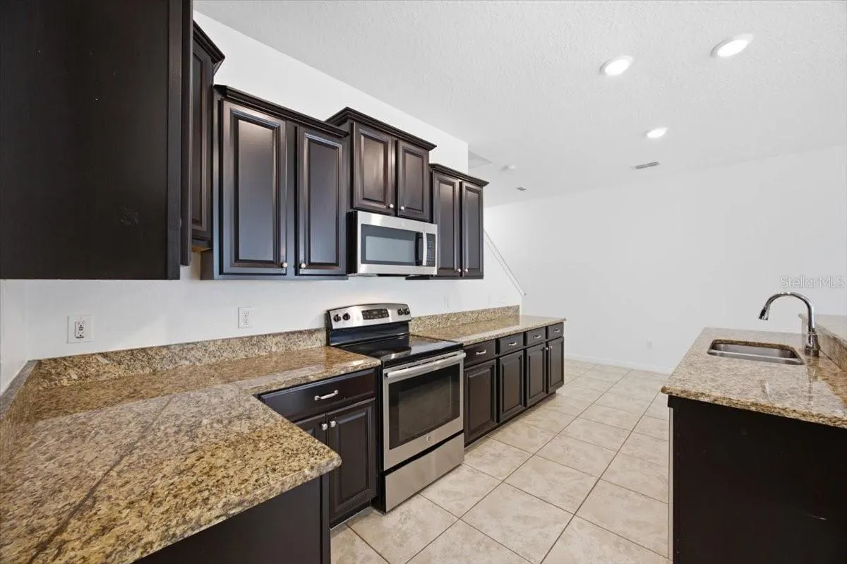 3606 RODRICK CIR