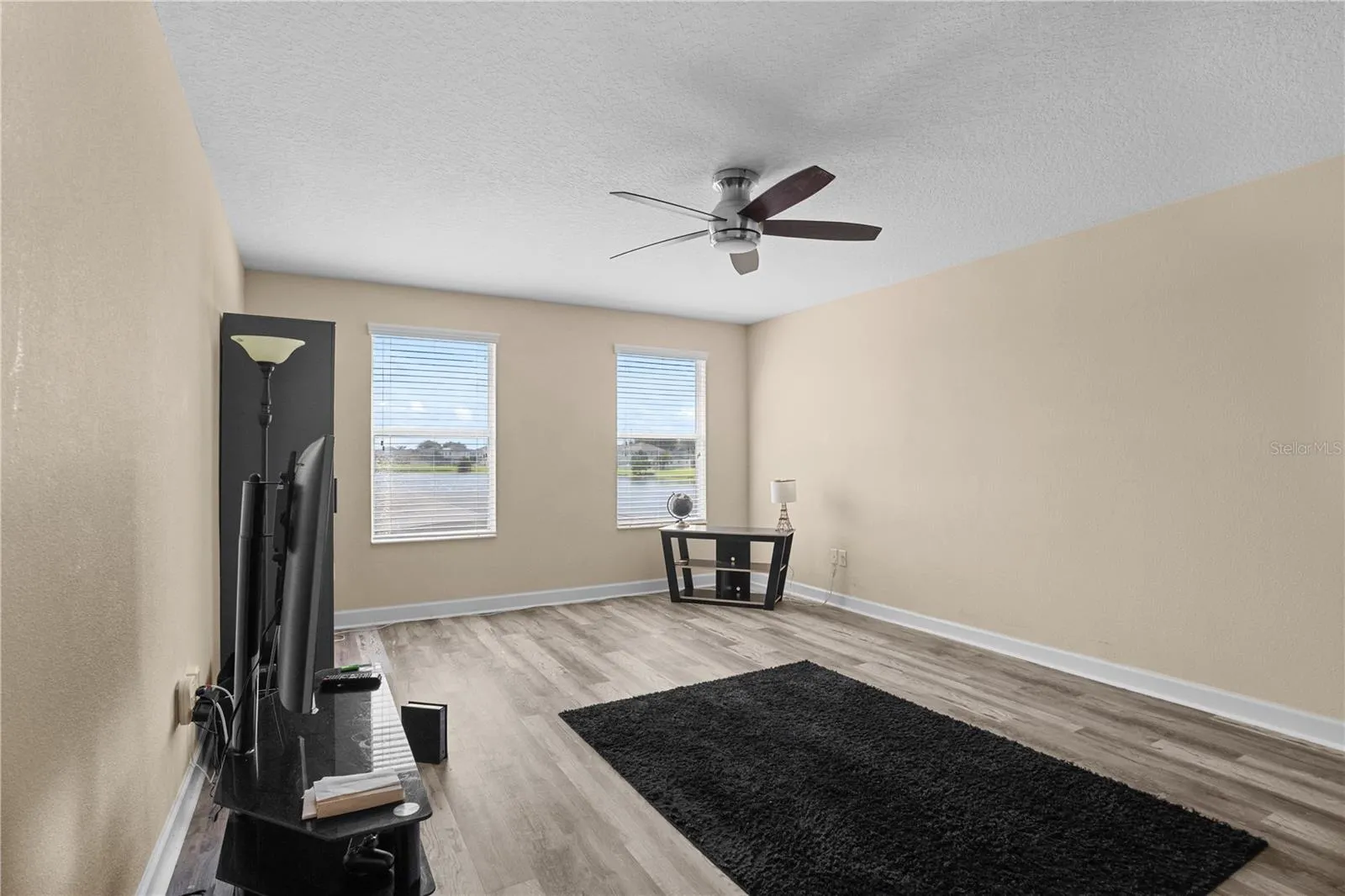 1586 THETFORD CIR