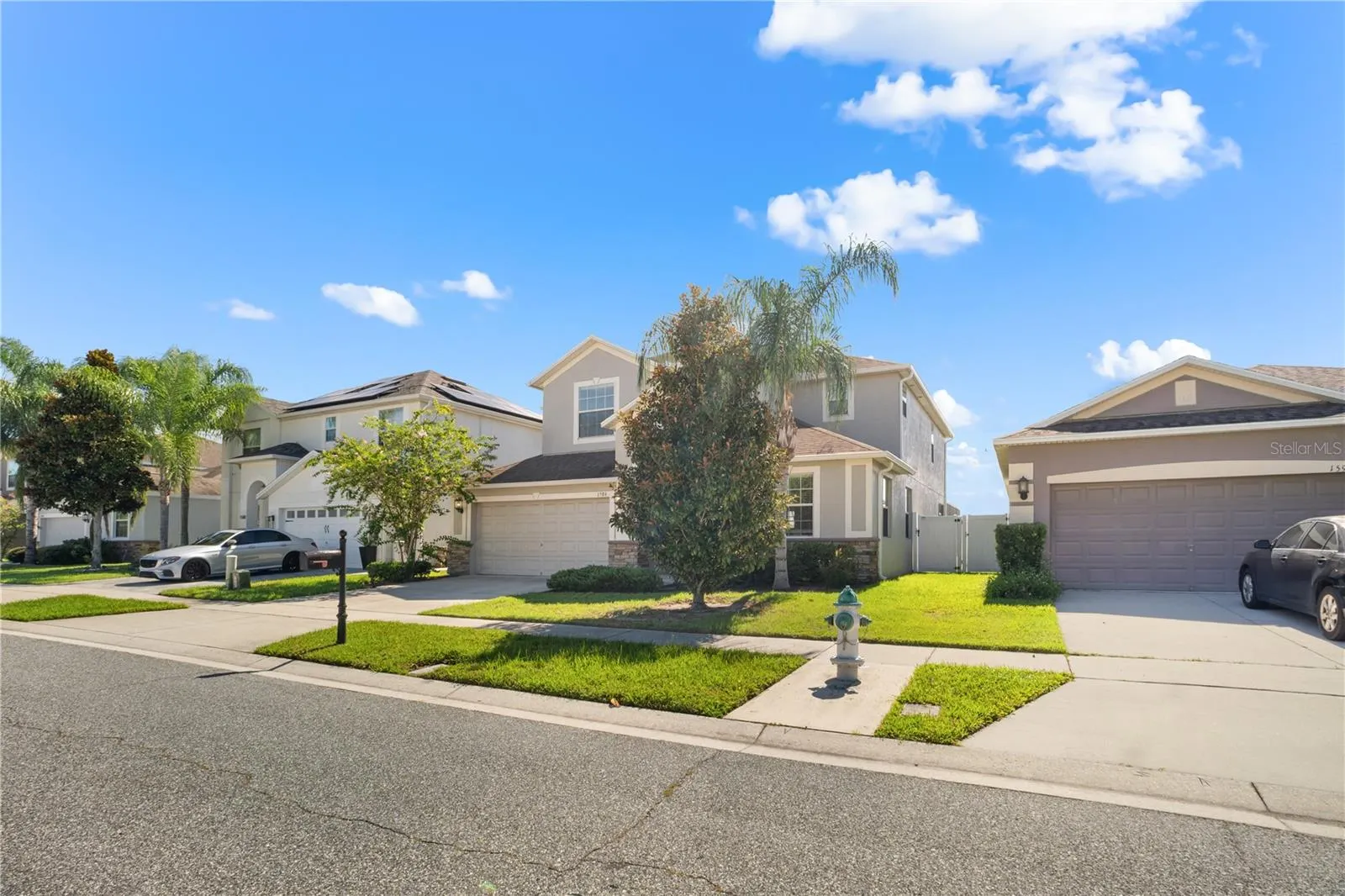1586 THETFORD CIR