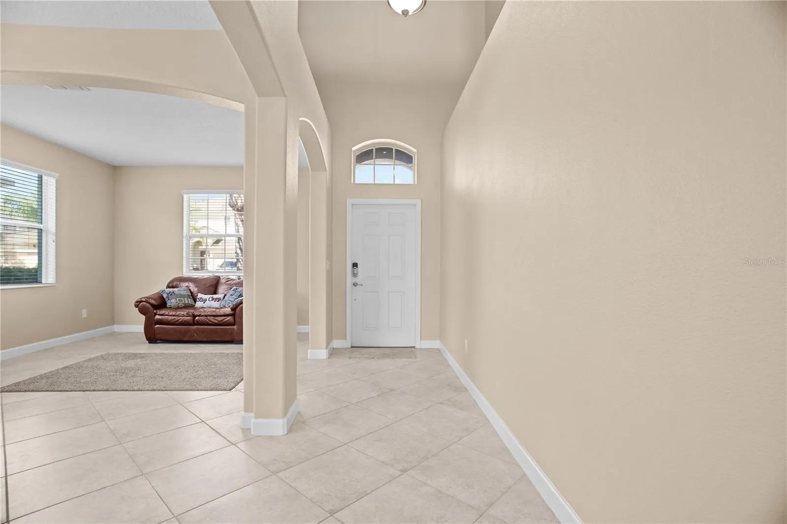 1586 THETFORD CIR