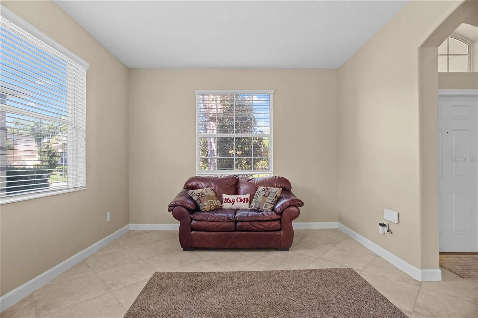 1586 THETFORD CIR