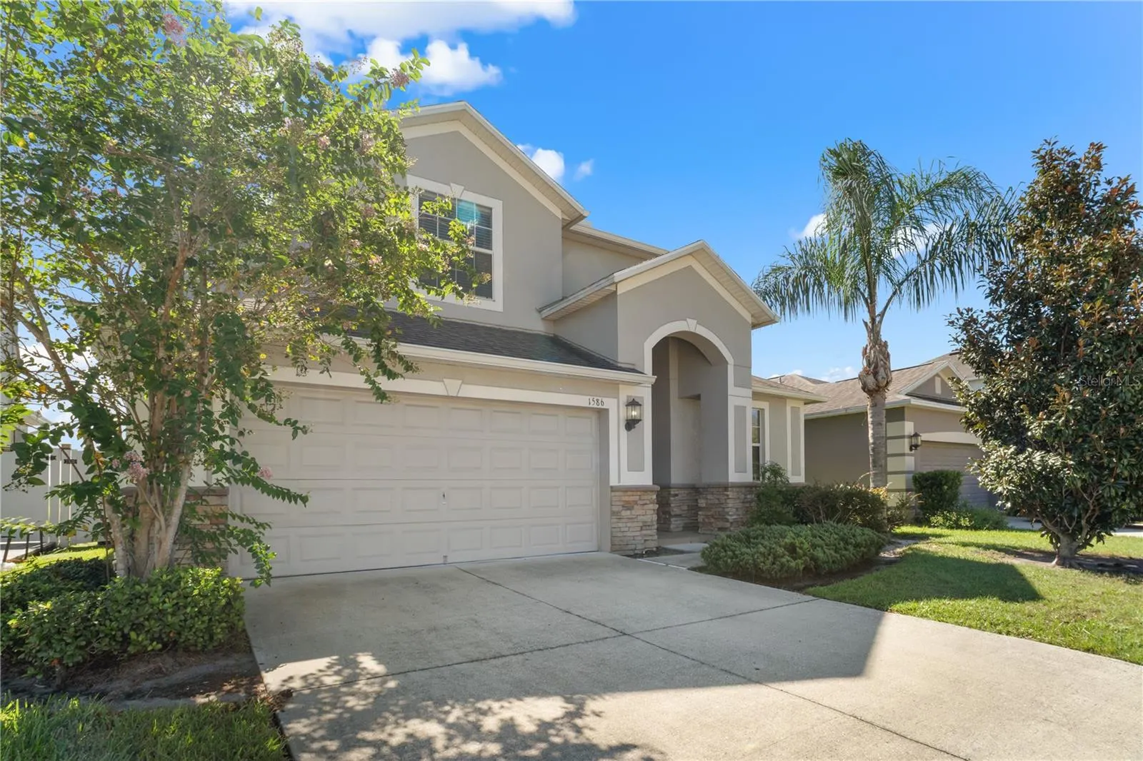 1586 THETFORD CIR