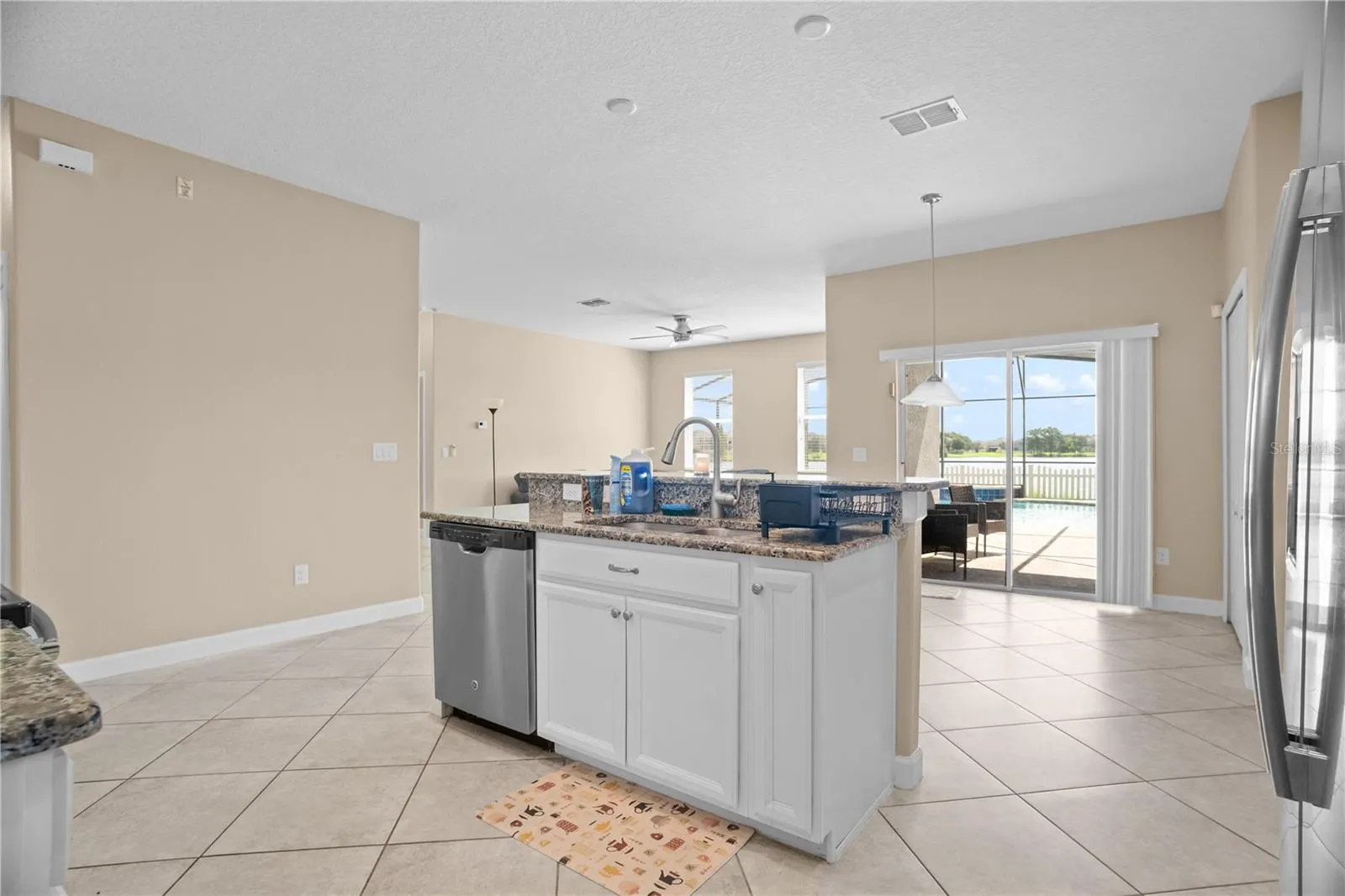 1586 THETFORD CIR