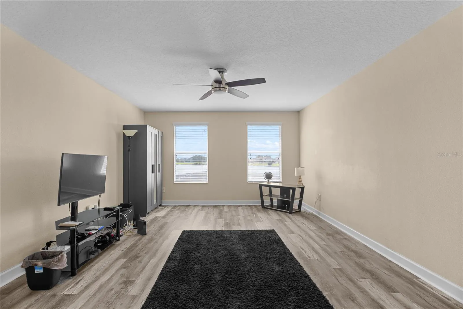 1586 THETFORD CIR