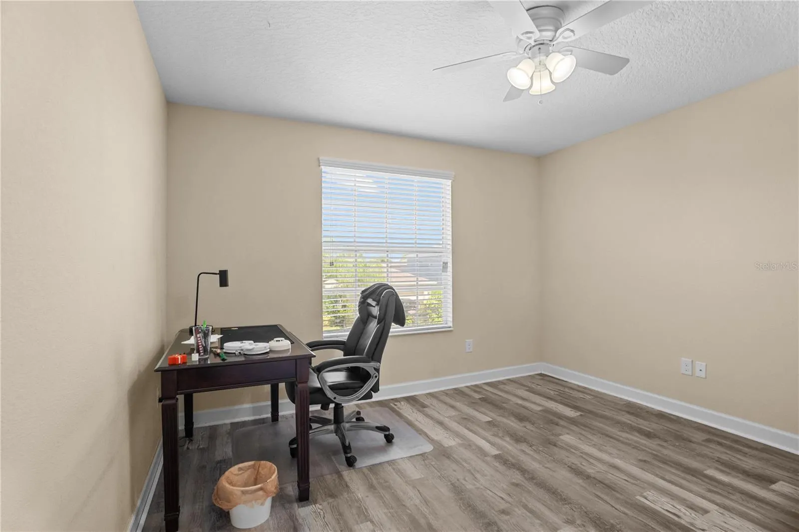 1586 THETFORD CIR