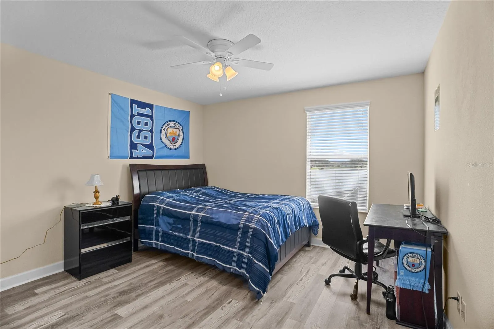1586 THETFORD CIR