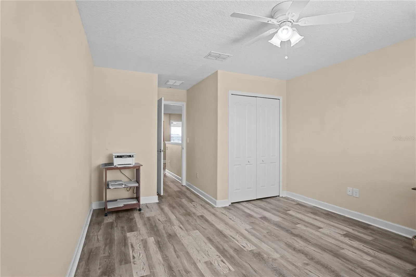 1586 THETFORD CIR