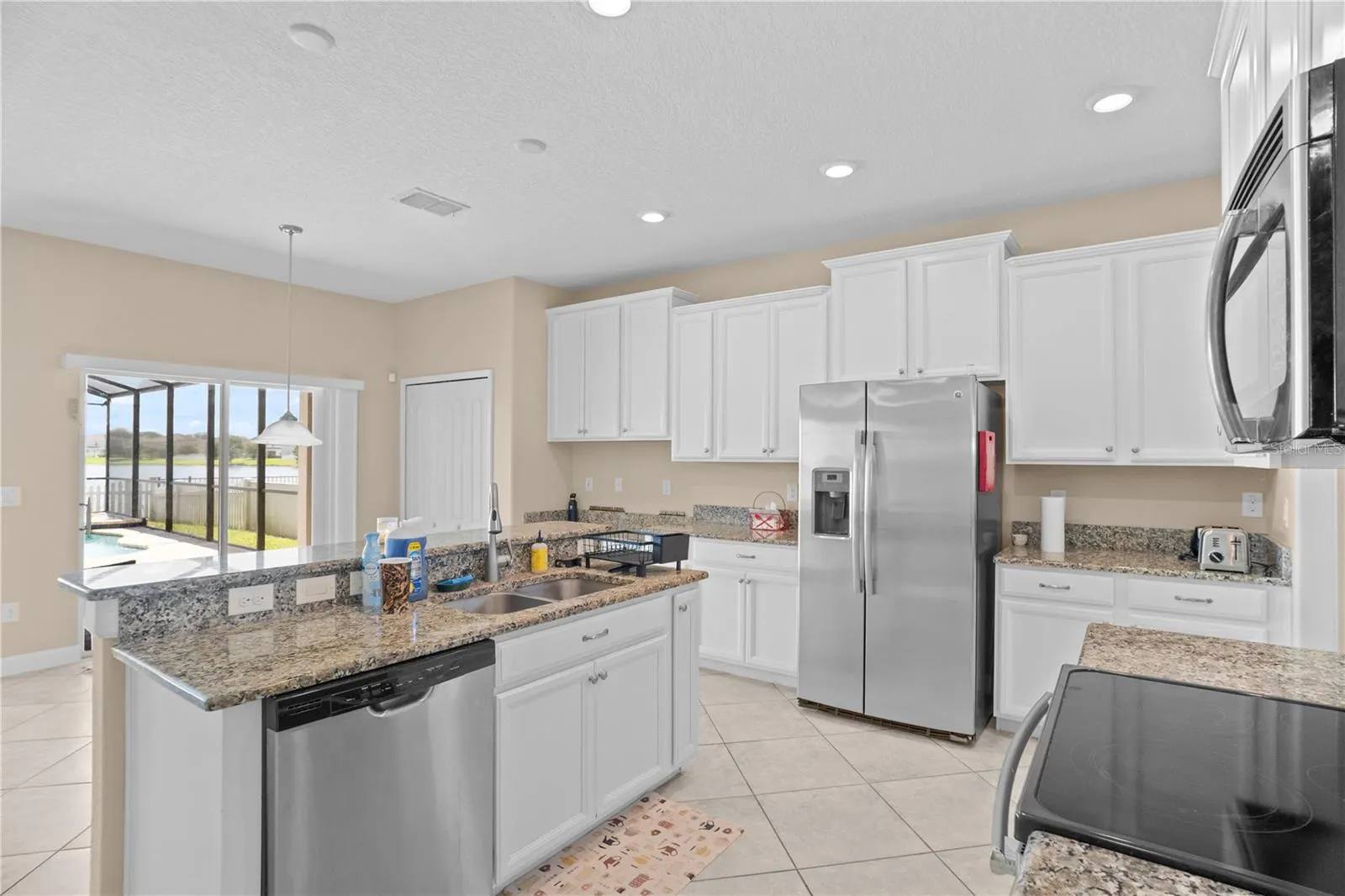 1586 THETFORD CIR