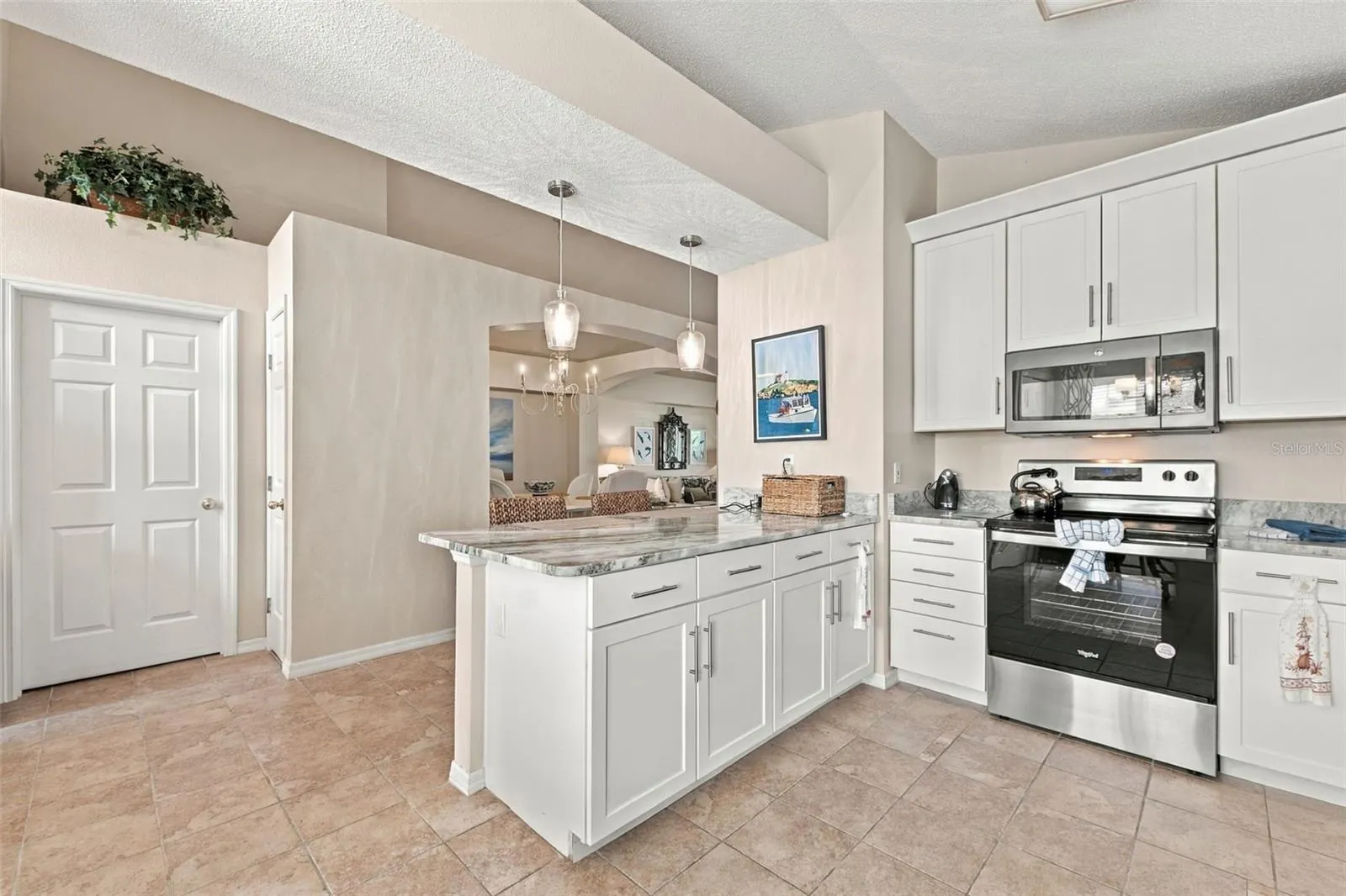 1022 CHALLENGER AVE